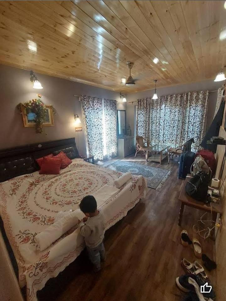 Blooming Dale Hotel Srinagar  Bagian luar foto