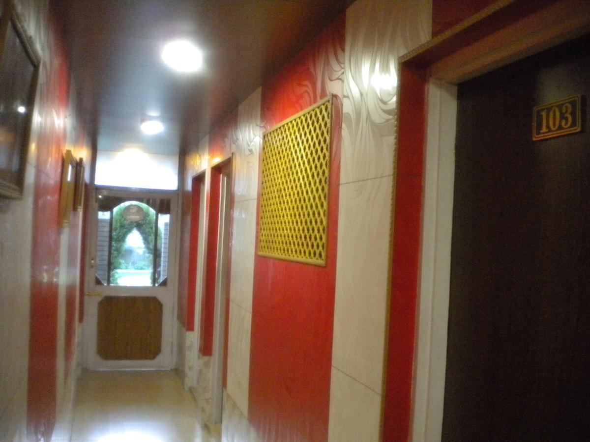 Blooming Dale Hotel Srinagar  Bagian luar foto