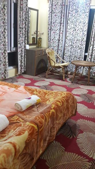 Blooming Dale Hotel Srinagar  Bagian luar foto