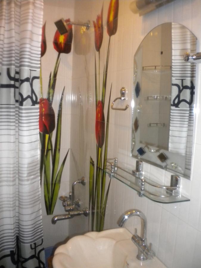 Blooming Dale Hotel Srinagar  Bagian luar foto