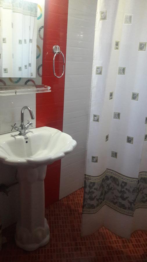 Blooming Dale Hotel Srinagar  Bagian luar foto