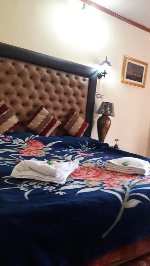Blooming Dale Hotel Srinagar  Bagian luar foto