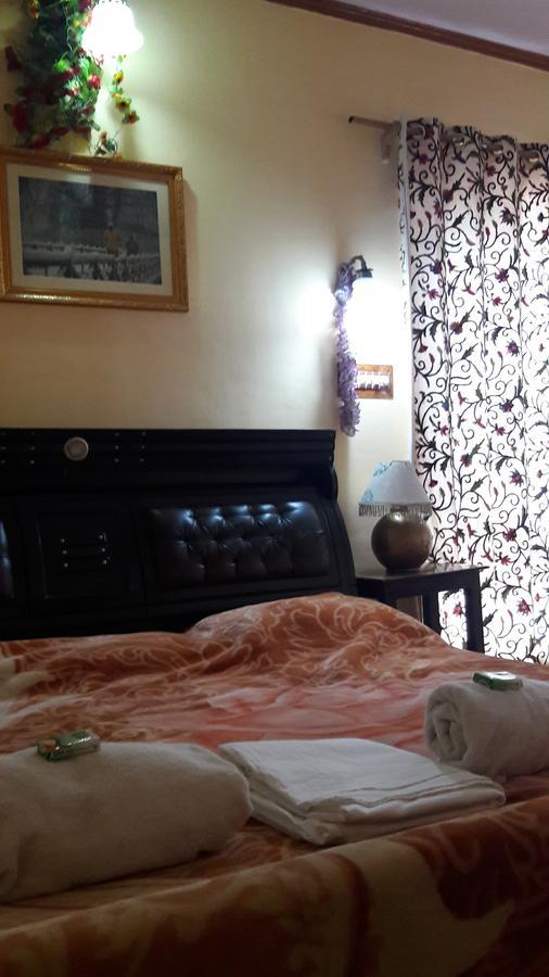 Blooming Dale Hotel Srinagar  Bagian luar foto